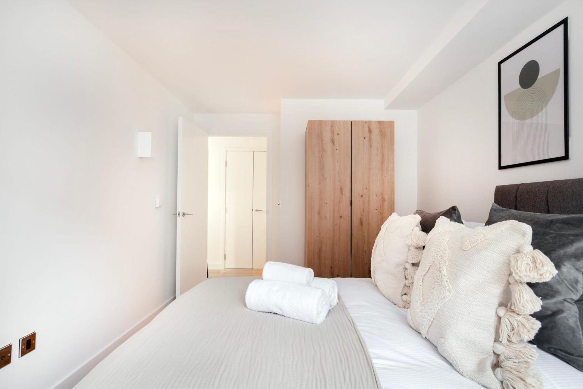 Fitzrovia With Balcony - Cityapartmentstay لندن المظهر الخارجي الصورة