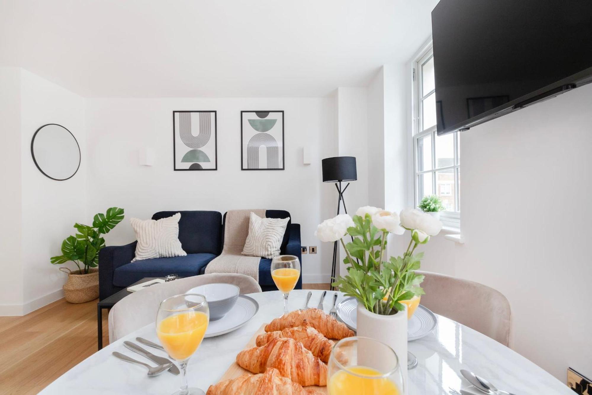 Fitzrovia With Balcony - Cityapartmentstay لندن المظهر الخارجي الصورة